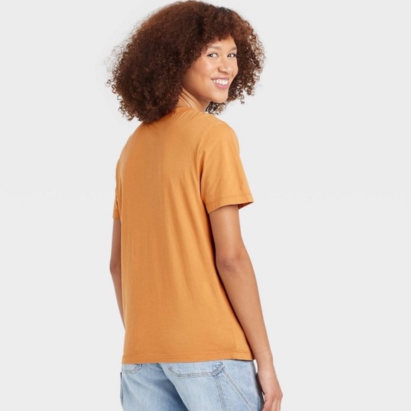 🌟Host Pick🌟Women’s Short Sleeve Mango Orange T-Shirt - Picture 2 of 2